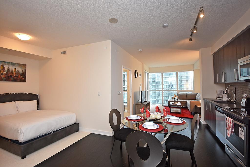 Royal Stays Furnished Apartments - Square One Mississauga Kültér fotó