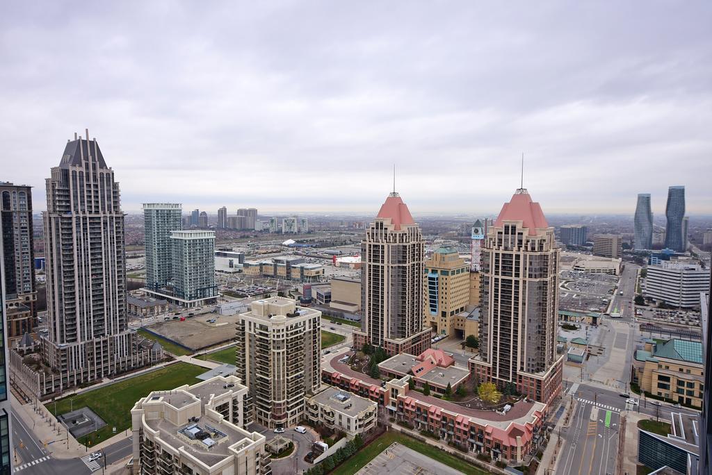 Royal Stays Furnished Apartments - Square One Mississauga Kültér fotó