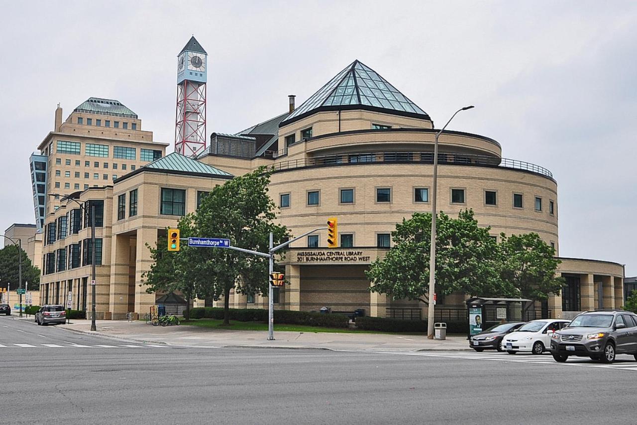 Royal Stays Furnished Apartments - Square One Mississauga Kültér fotó