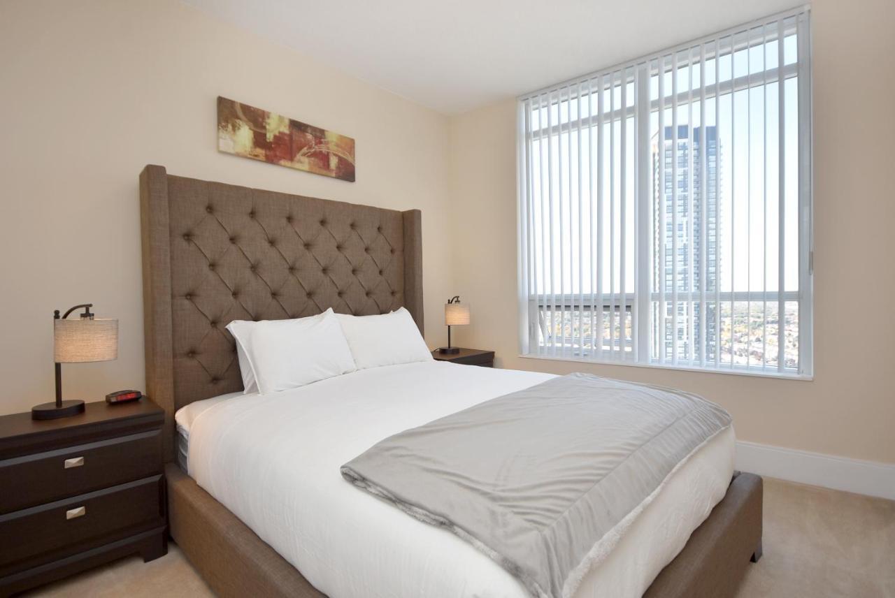 Royal Stays Furnished Apartments - Square One Mississauga Kültér fotó